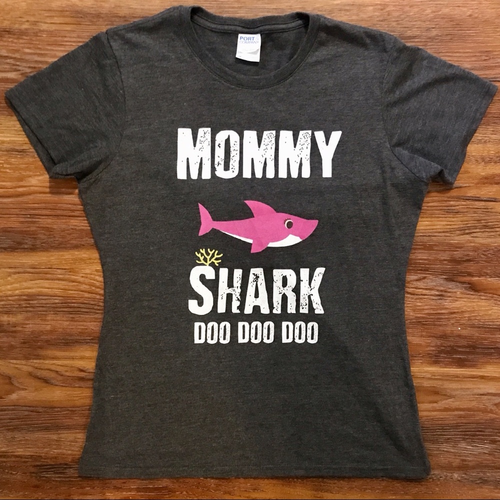 Mommy Shark Tee